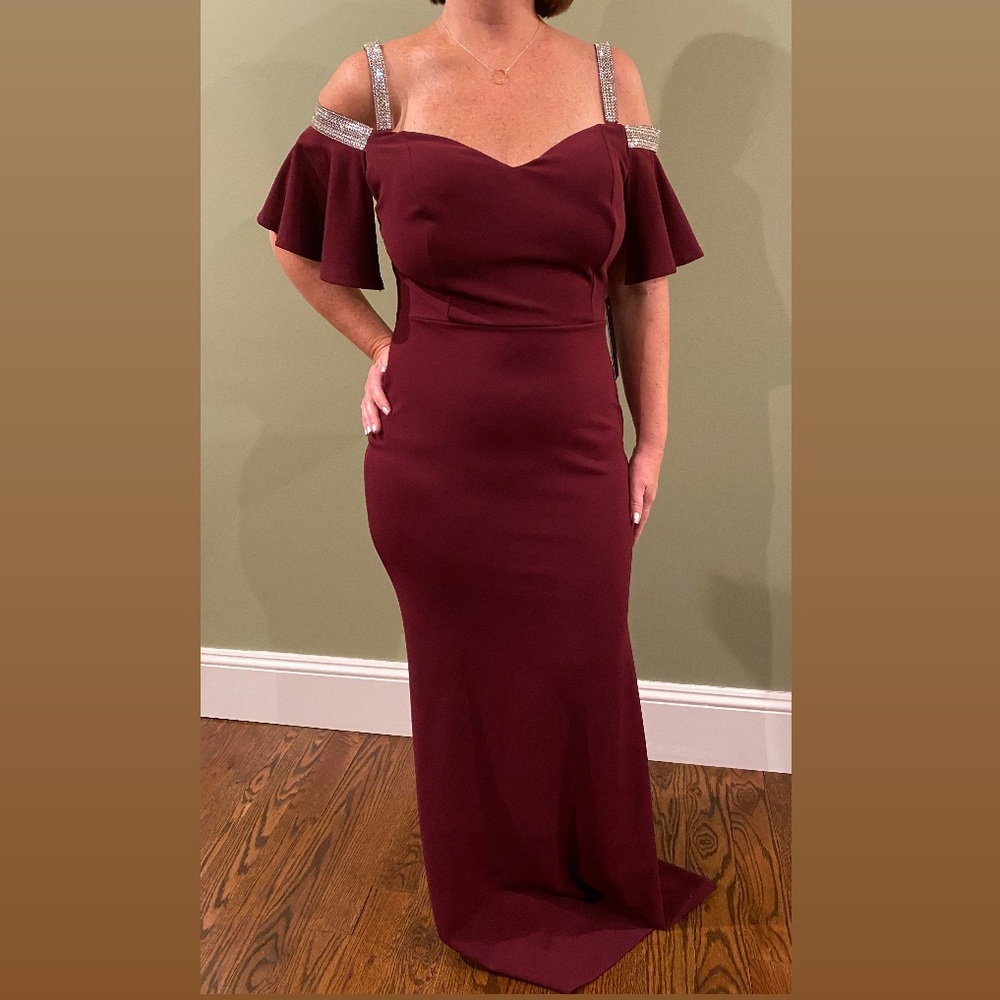 Cold Shoulder Gown 💎